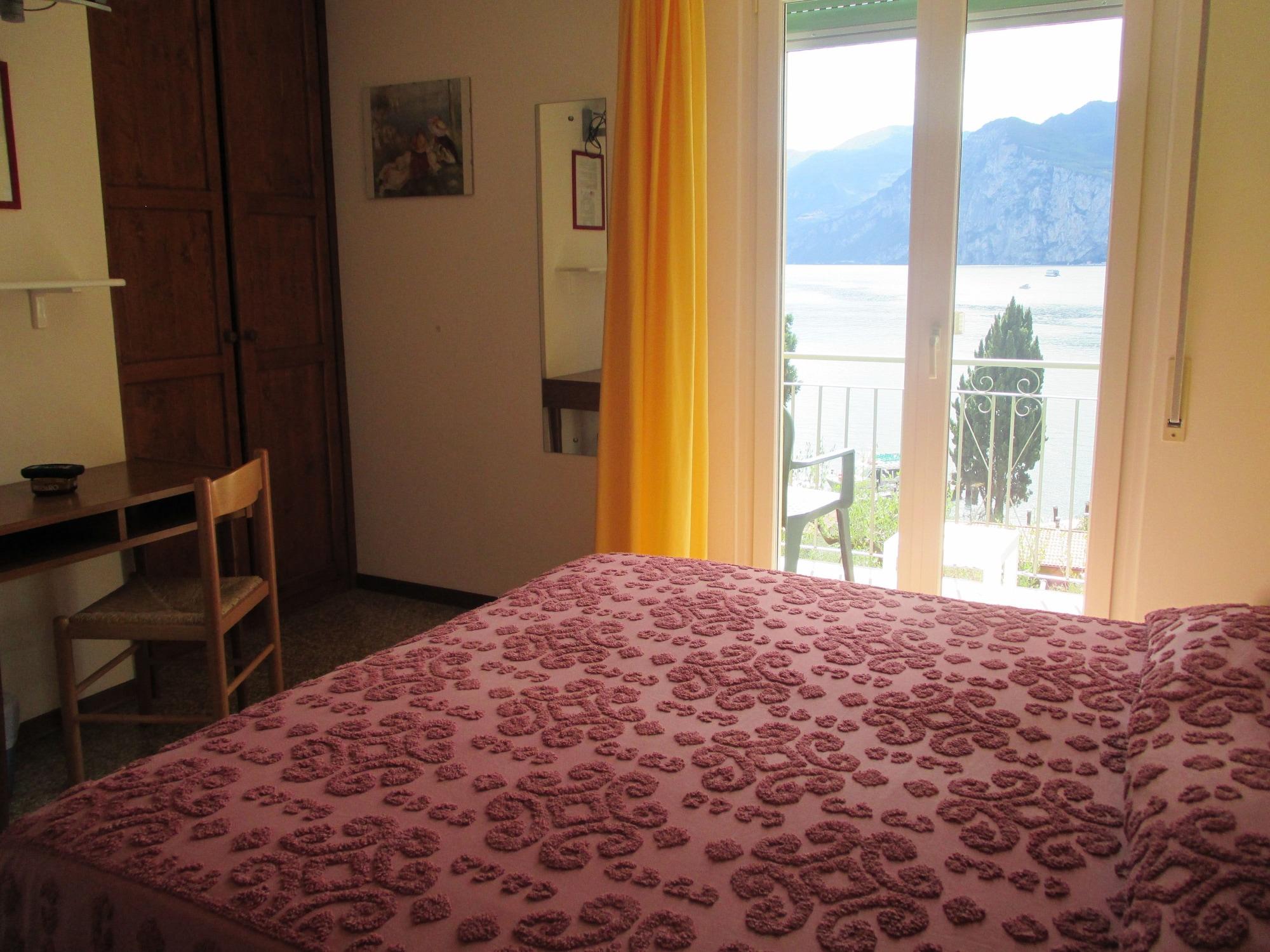 Hotel Casa Popi Malcesine Eksteriør bilde