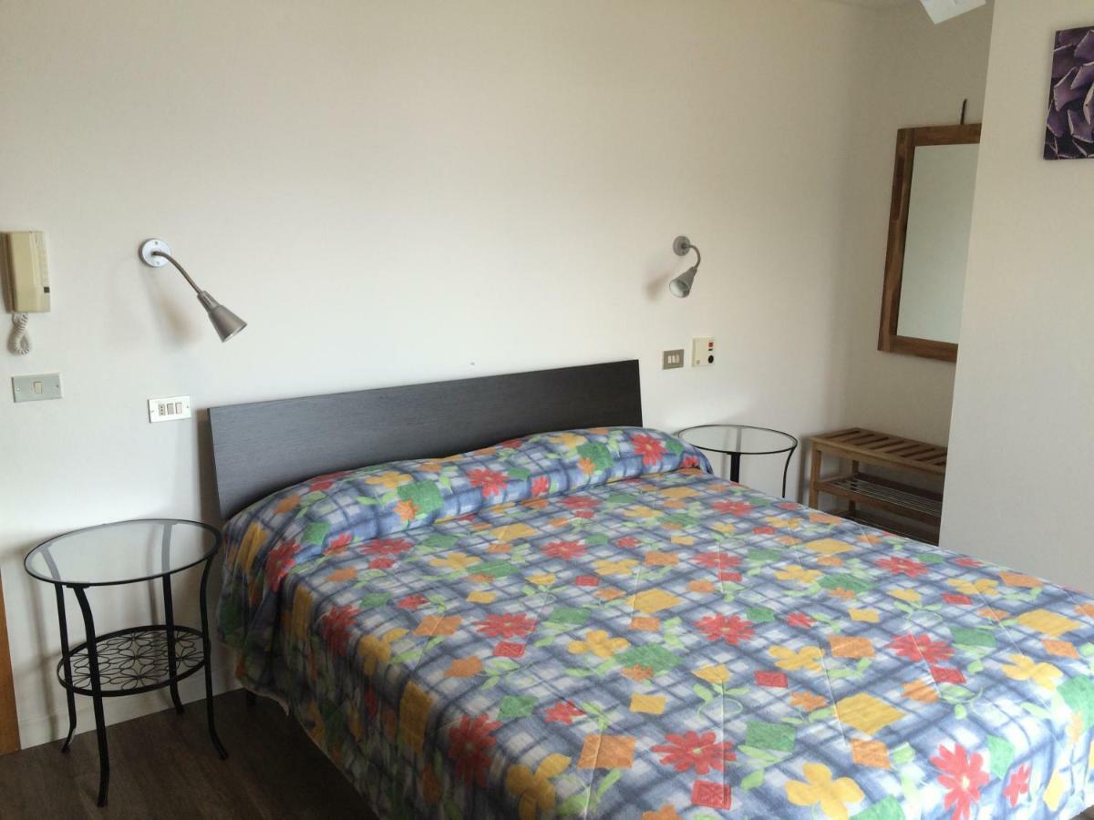Hotel Casa Popi Malcesine Eksteriør bilde